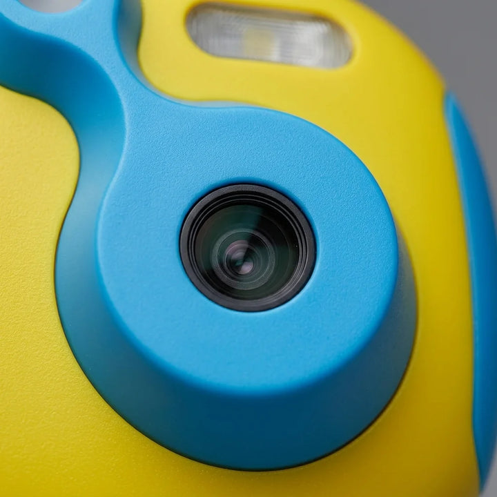 Close-up of the two inch preview window on the back of the camera
