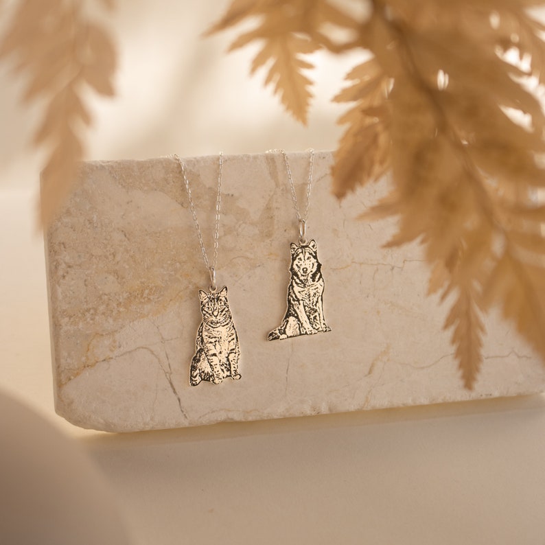 Engraved Dog Necklace-SmashingFinds