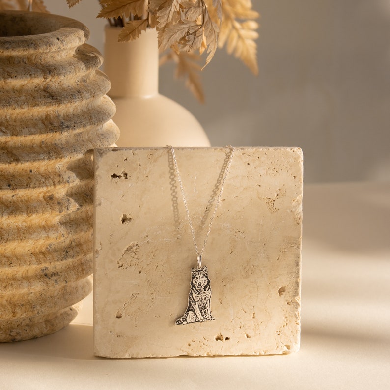 Engraved Dog Necklace-SmashingFinds