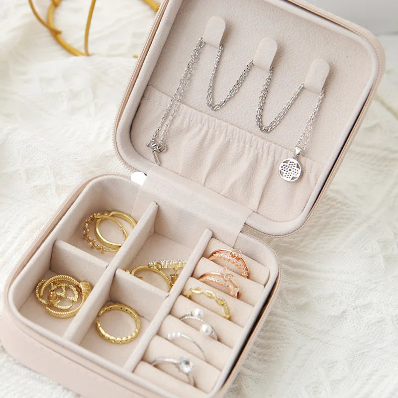 Leather Travel Jewelry Box-SmashingFinds