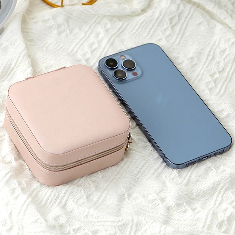Leather Travel Jewelry Box-SmashingFinds