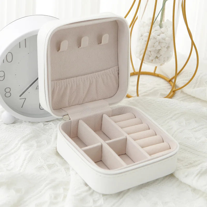 Leather Travel Jewelry Box-SmashingFinds