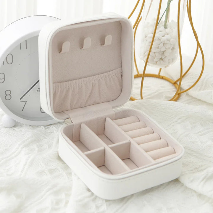 Leather Travel Jewelry Box-SmashingFinds
