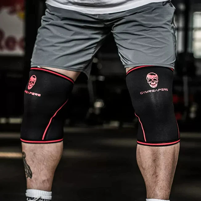 7mm vs regular knee pads comparison — thicker cushioning for maximum comfort during intense powerlifting sessions